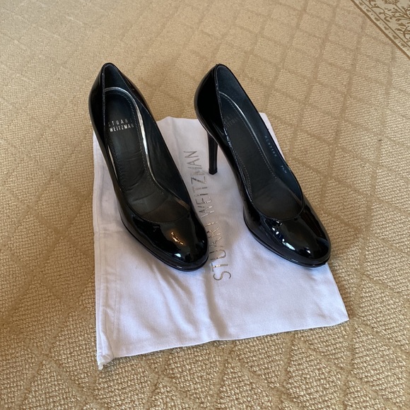 Stuart Weitzman classic Black patent leather pump - Picture 2 of 6
